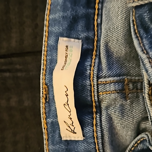 Jeans - Picture 2 of 4